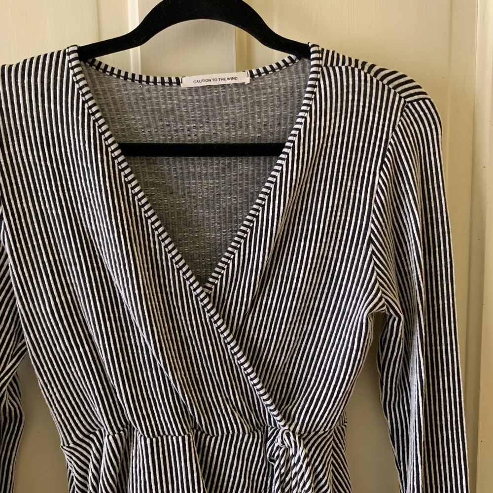 Caution to the Wind tie front top